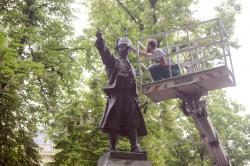Kampanja "Cif Ä�isti Srbiju" stigla i do gradskog parka u PoÅ¾arevcu - OÄ�iÅ¡Ä�en spomenik Knezu MiloÅ¡u